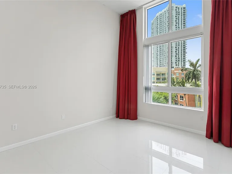 1900 N Bayshore Dr #715 — Photo 6
