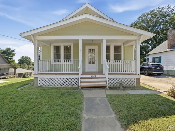 201 Perry St, Saint Charles, MO 63301