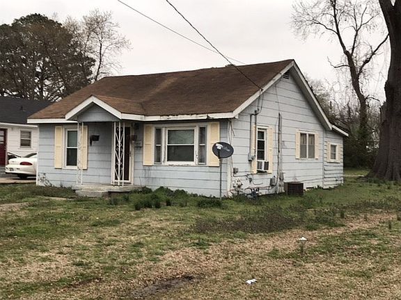 4th image of 1728 Glenn St
