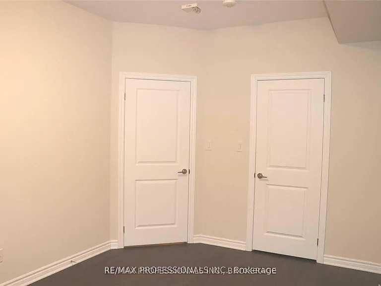 150 Oak Park Blvd #403 — Photo 13