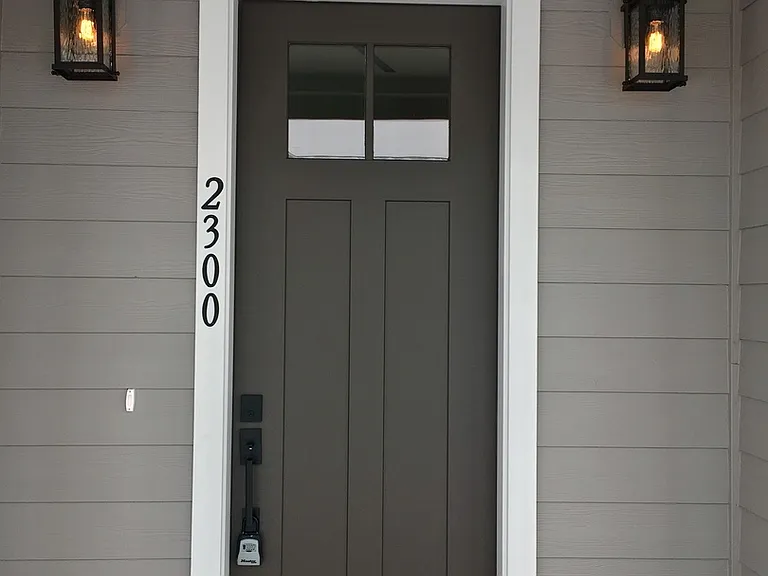 2300 N Landon Ln — Photo 2
