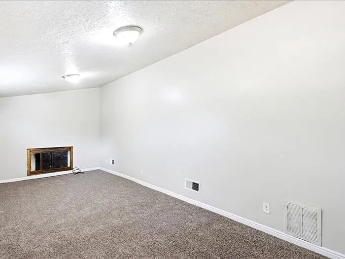 1026 S Montgomery St — Photo 17