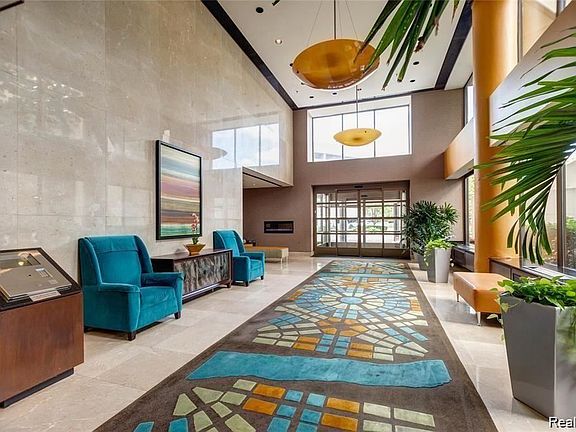 4th image of 1001 W Jefferson Ave #904