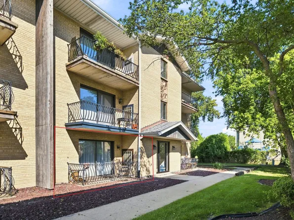 5746 106th St APT 1D, Chicago Ridge, IL 60415