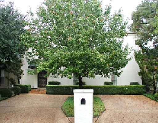 2nd image of 8814 CARRIAGE DR #0