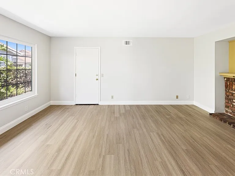 24242 Briones Dr — Photo 9