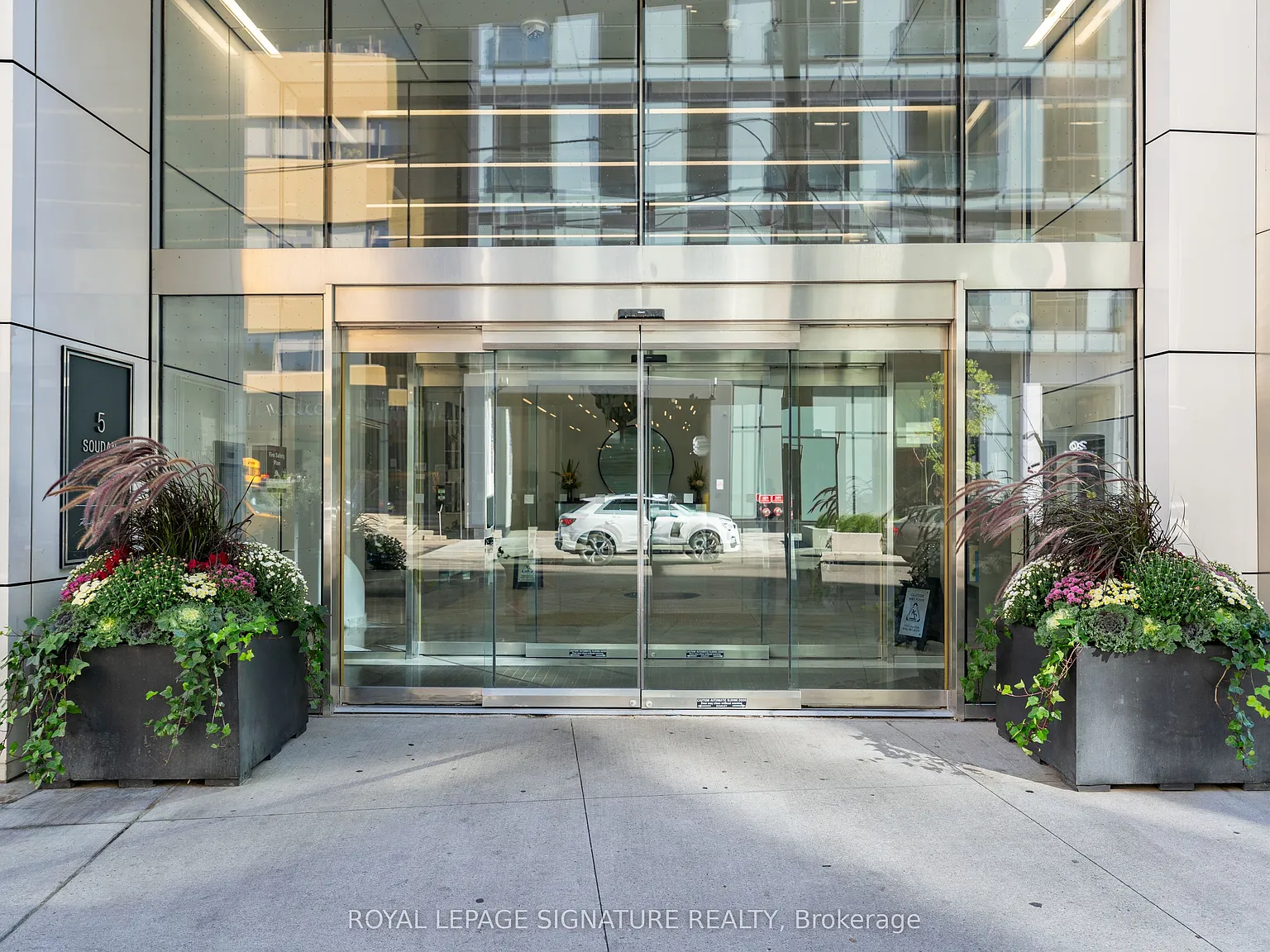 5 Soudan Ave — Photo 2