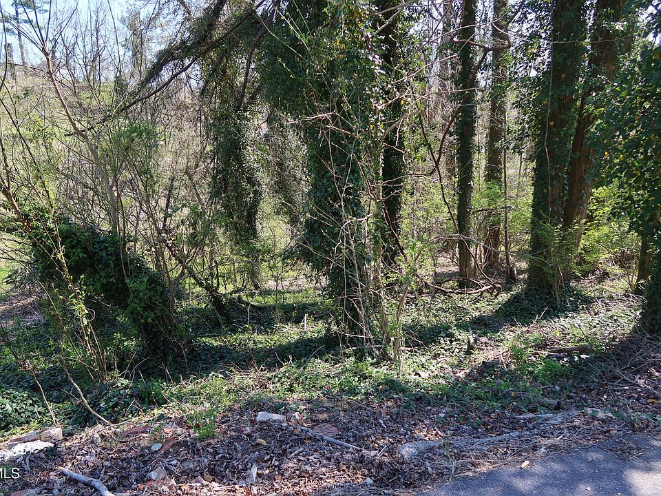 2nd image of Crest Rd