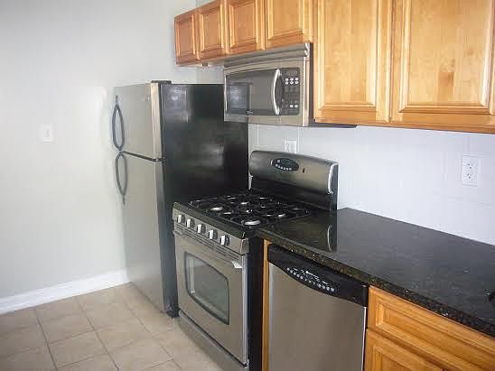 2nd image of 900 Riverside Dr APT 6A