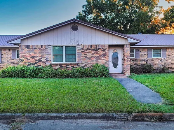 549 Oakhill Pl, De Kalb, TX 75559