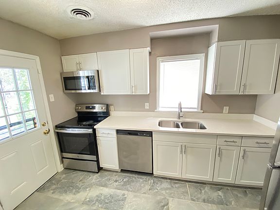 4th image of 3556 Hazelwood Ave