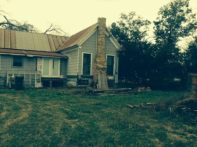 1st image of 905 E Luce St