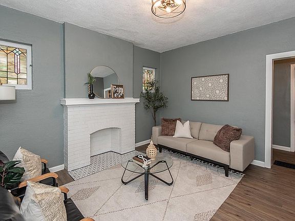 3rd image of 4014 Tholozan Ave