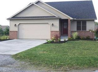 4075 Cambridge Dr, Hermitage, PA 16148