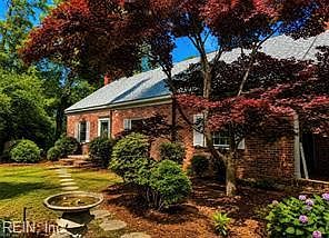 4th image of 1360 Little Neck Rd