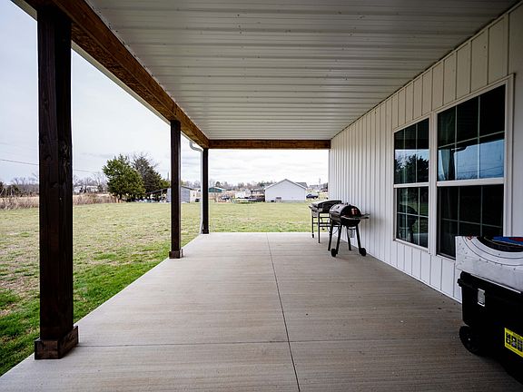 3rd image of 194 Sunnyview Ln