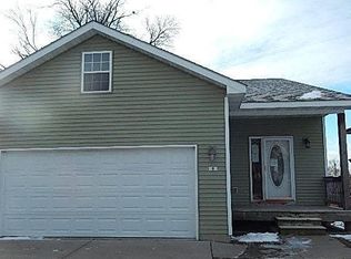 1686 Bush Ave, Saint Paul, MN 55106