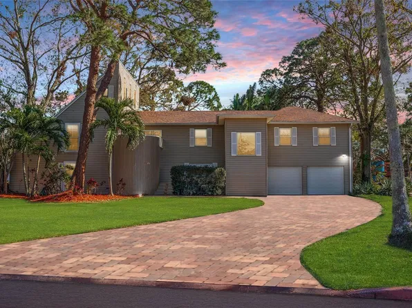 1130 Serpentine Dr S, Saint Petersburg, FL 33705