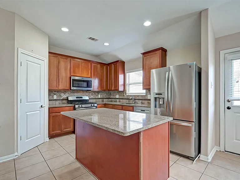 6402 Black Bamboo Ln — Photo 11