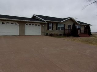 11244 Settlement Rd, Cassville, WI 53806