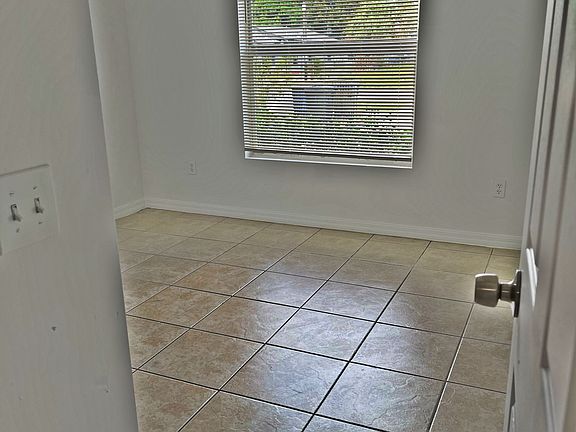 4th image of 1009 Avenue H