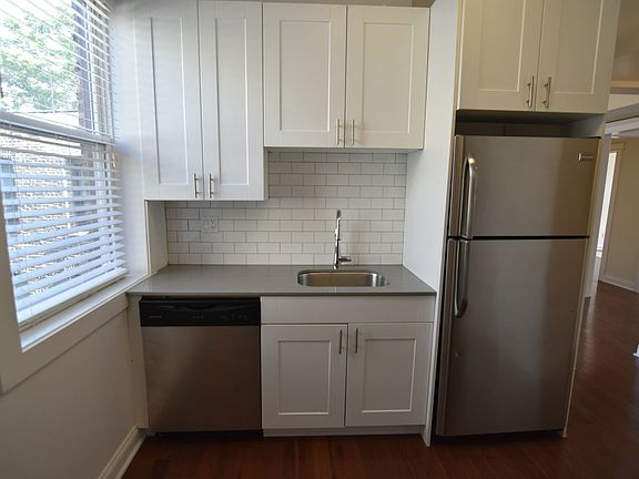5th image of 3802 N Pine Grove Ave #4
