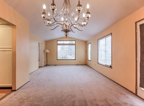 3rd image of 2015 Bay Ln NE