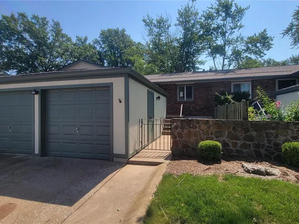 994 Claygate Ct, Ballwin, MO 63021