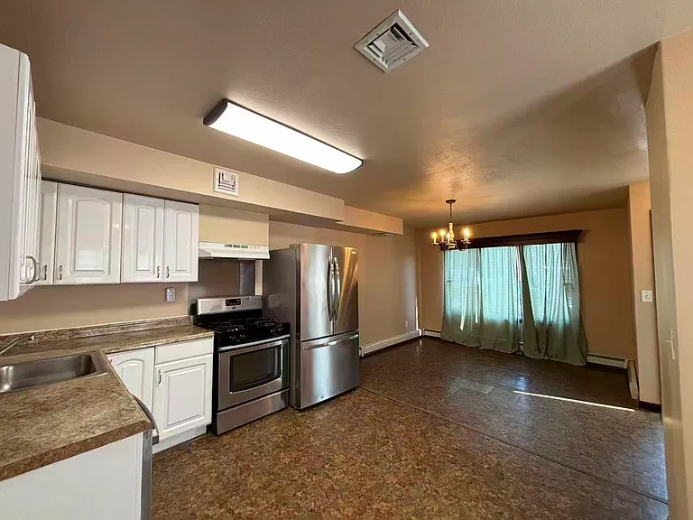 82 Seymour Ave #1 — Photo 2