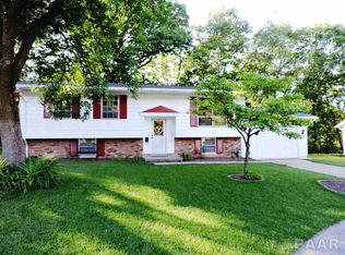 3607 W Compton Ct, Peoria, IL 61615