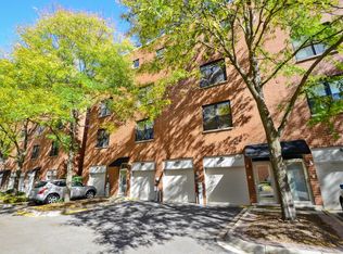 2907 N Claremont Ave, Chicago, IL