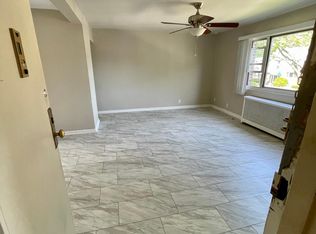 1084 Fenwood Dr APT 4, Valley Stream, NY 11580