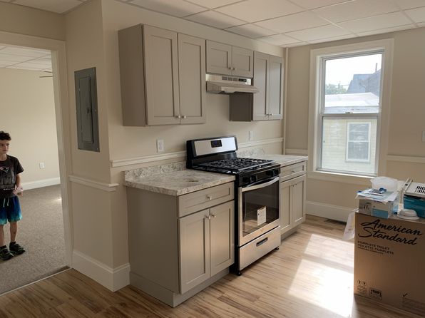 394 Court St APT 3