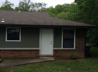 1432 SE Farmers Dr, Fayetteville, AR 72701