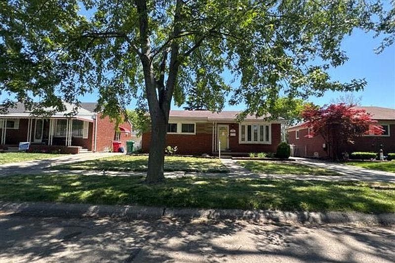 1st image of 24794 Greenbrier Ave