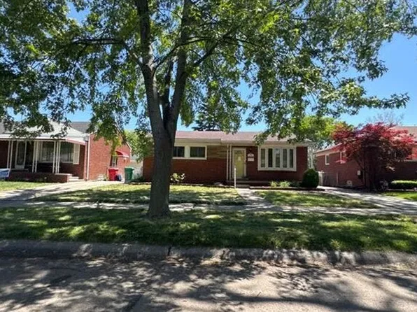 24794 Greenbrier Ave, Eastpointe, MI 48021