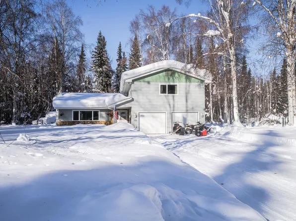 2135 Loose Moose Loop, North Pole, AK 99705