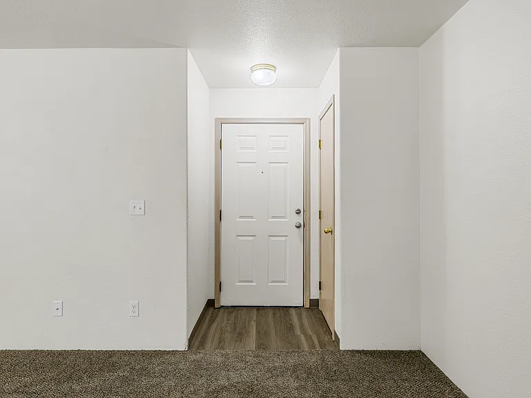 3040 Sheraton Ct — Photo 4