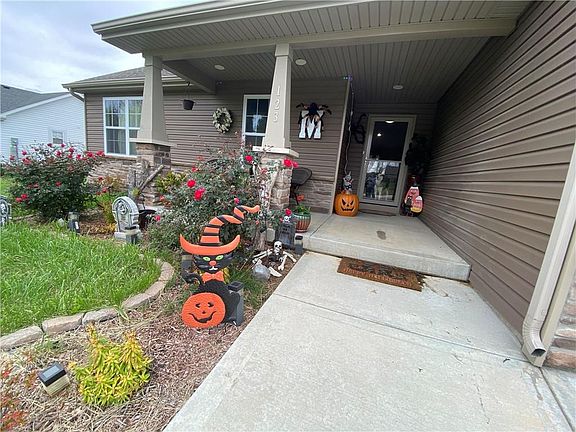 3rd image of 123 Bentley Dr