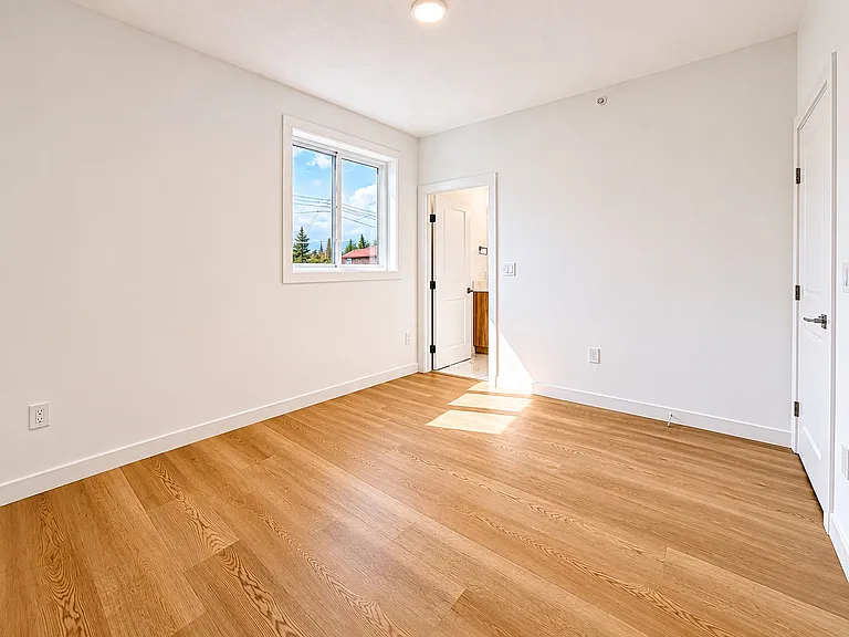 227 26th Ave NE #201 — Photo 12