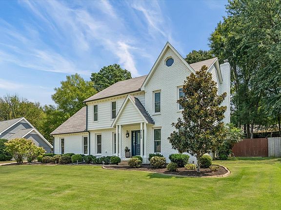 3rd image of 7109 Woodridge Ln