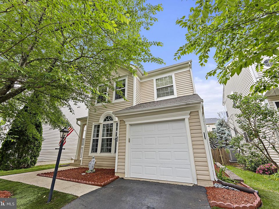 1st image of 6838 Hollow Glen Ct
