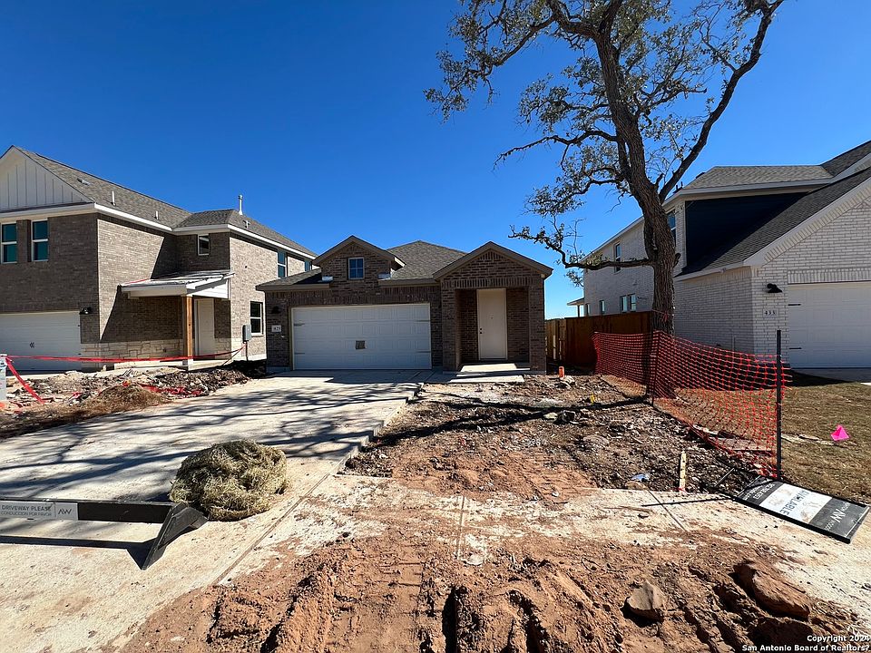 1st image of 429 Possumhaw Ln.