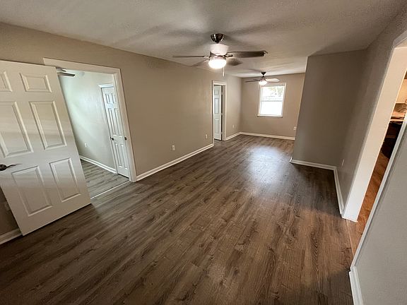 4th image of 2213 Winthrop Dr