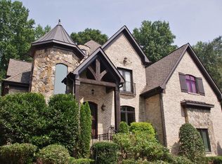 5560 Holyoke Ln, Charlotte, NC 28226