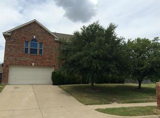5001 Ambassador Dr, Midlothian, TX 76065
