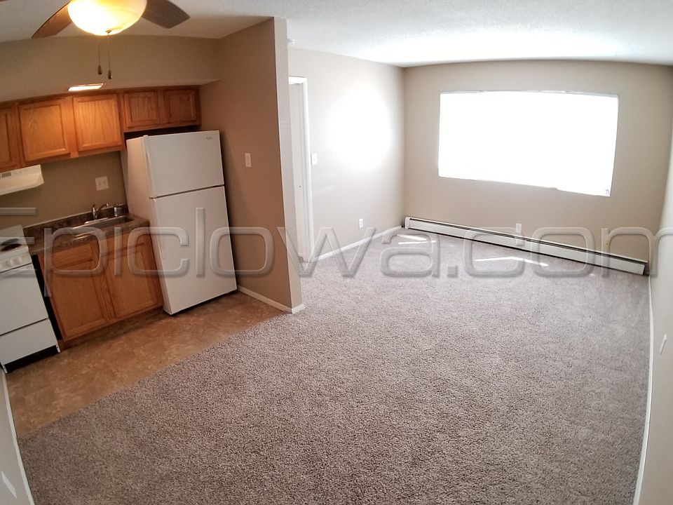 1st image of 1385 Meadowview Dr APT 2
