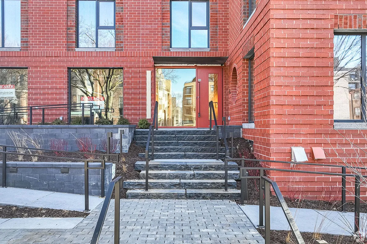 Building Photo - VANILLA 301 SPE LLC