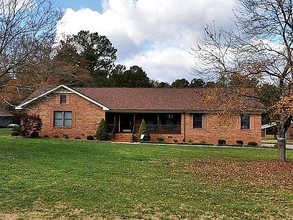 Brick ranch home with 2 car garage