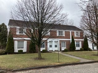 225 W Pacemont Rd, Columbus, OH 43202